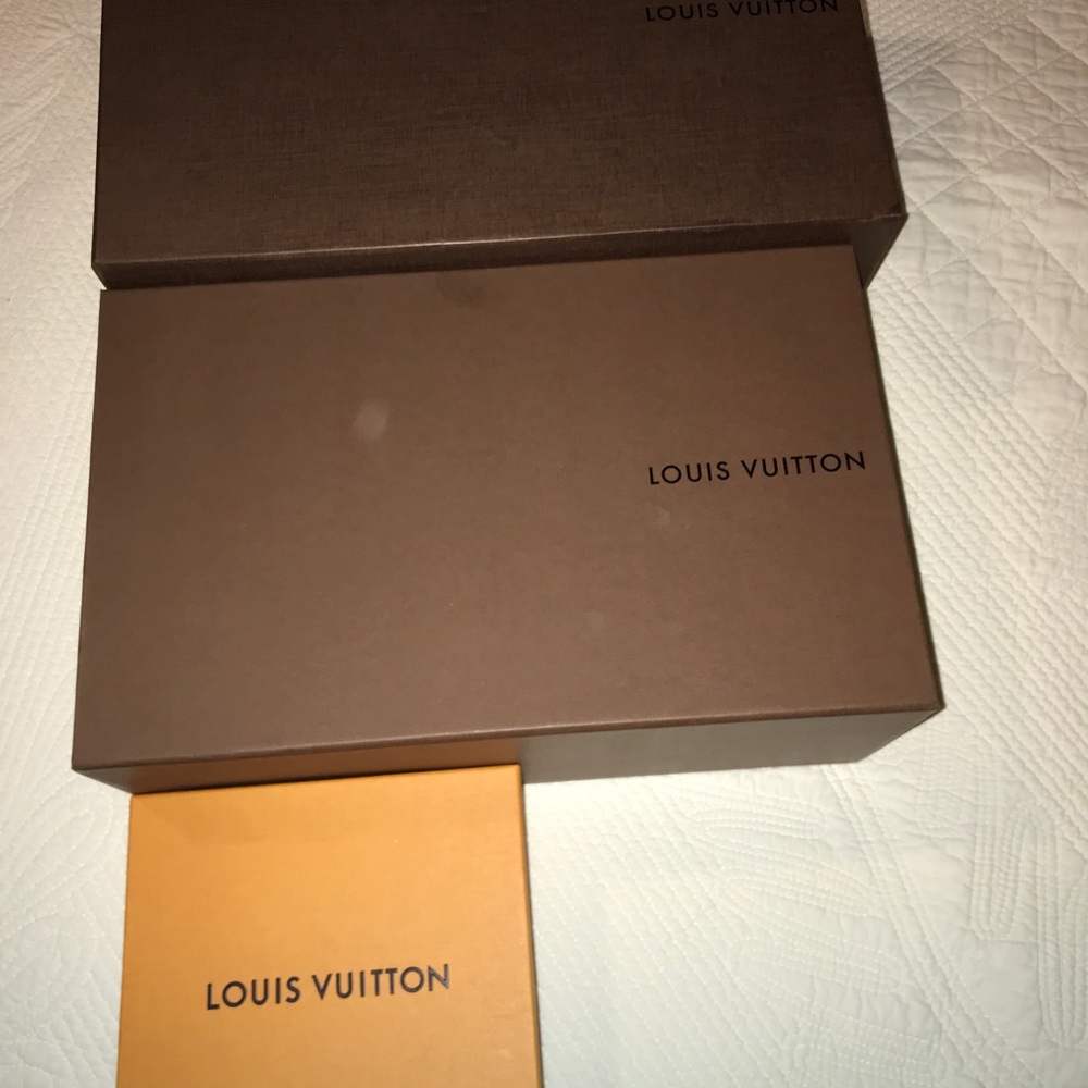Boxes - Picture 4 of 8